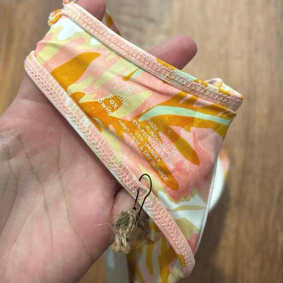 NWT Stone Fox Swim Conch Bikini Top - Hot Tropix Print Size Large - Picture 6 of 6